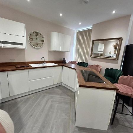 Strawberry Fields Suite By Sasco Apartments ブラックプール エクステリア 写真