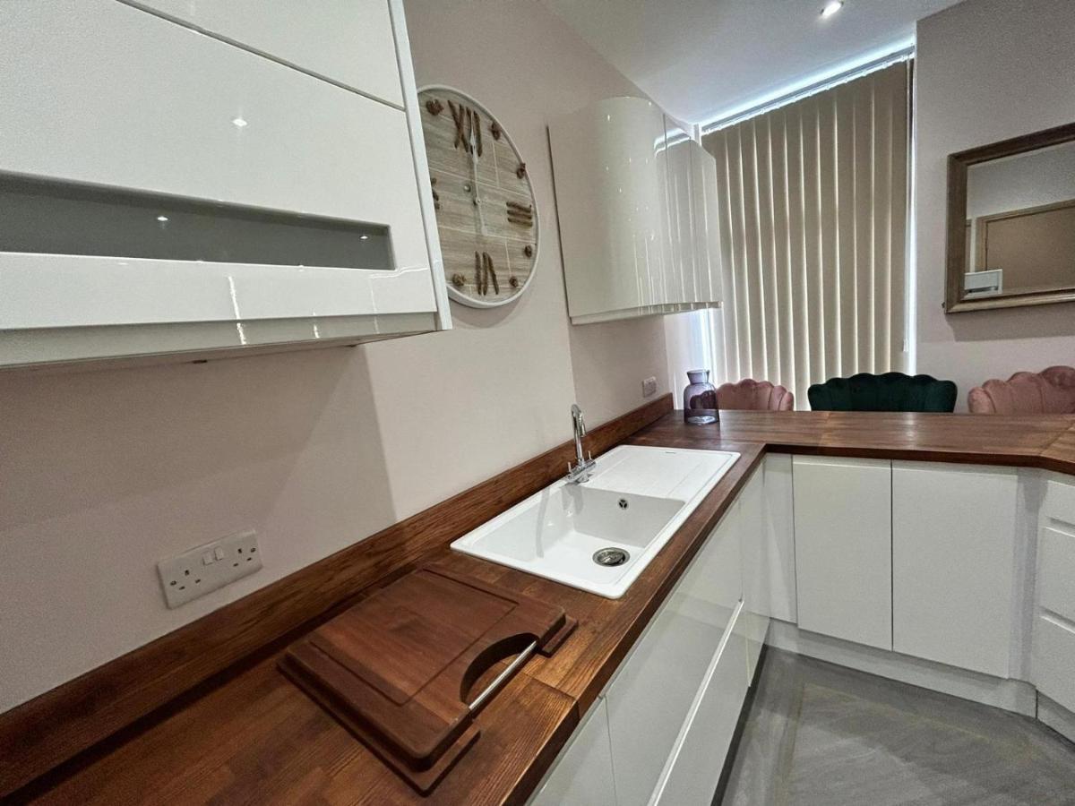 Strawberry Fields Suite By Sasco Apartments ブラックプール エクステリア 写真